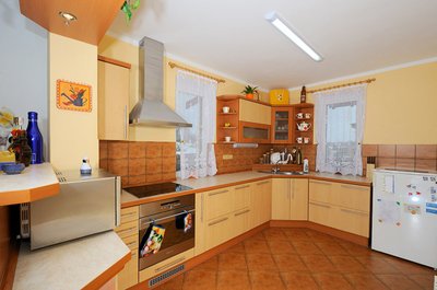 Kuchyňská linka do tvaru „U"