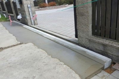Výstavba bazénu a zámkové dlažby - Tisá