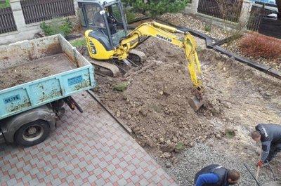 Výstavba bazénu a zámkové dlažby - Tisá