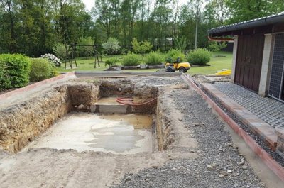 Výstavba bazénu a zámkové dlažby - Tisá